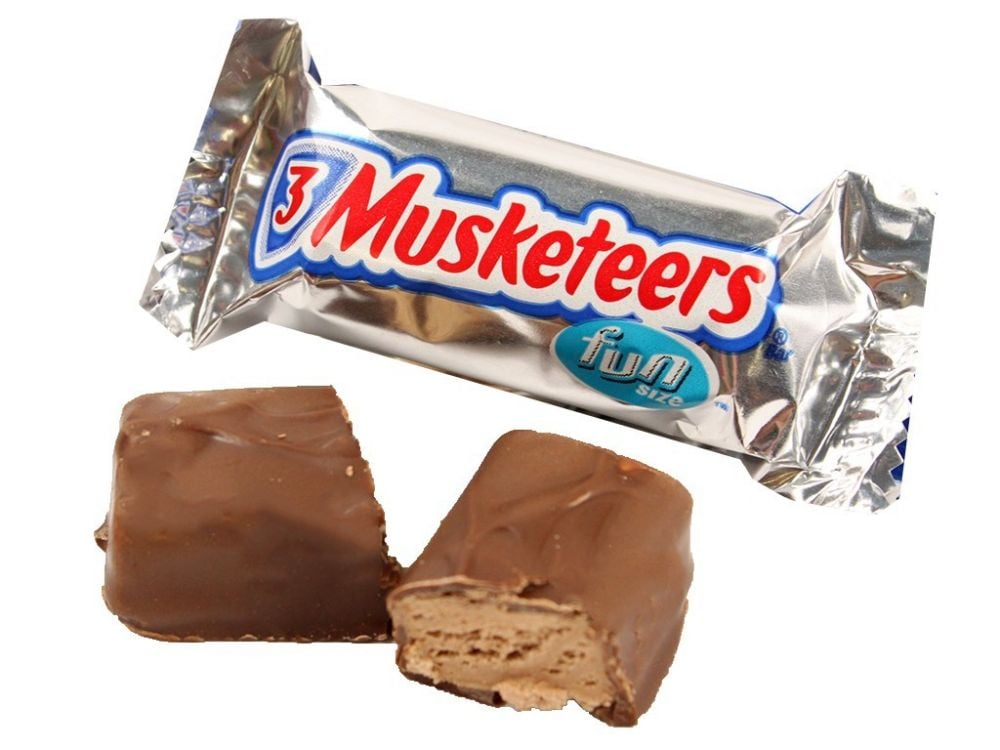 3 MUSKETEERS Fun Size Chocolate Candy Bars, 18.41 oz